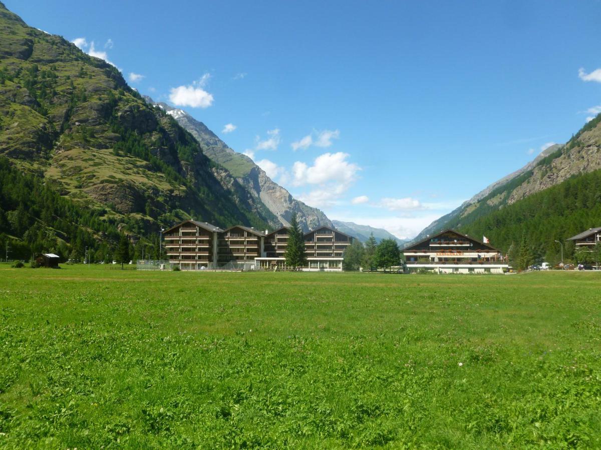 Monte Rosa D 412 Aparthotel Täsch Exterior photo