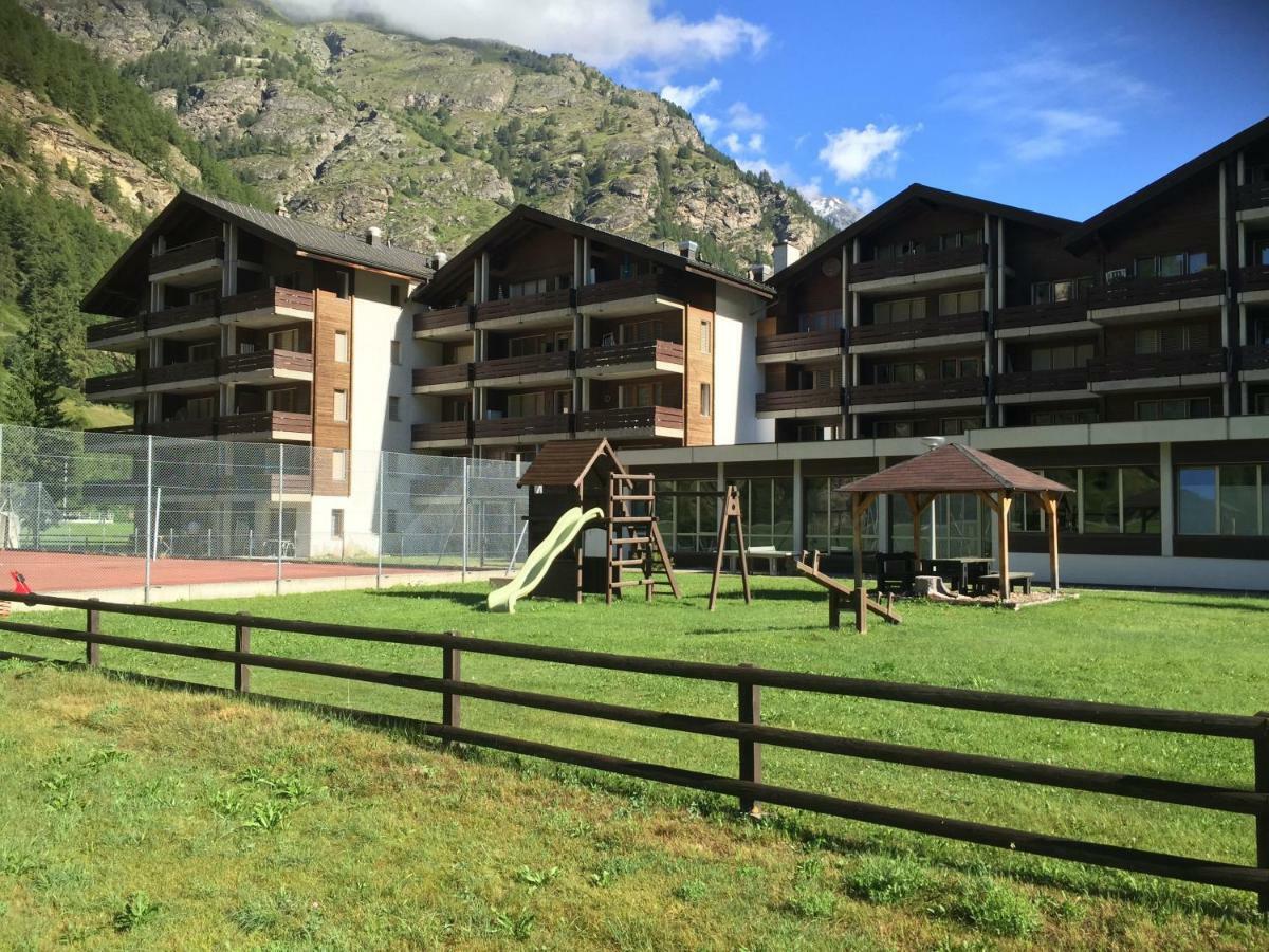 Monte Rosa D 412 Aparthotel Täsch Exterior photo