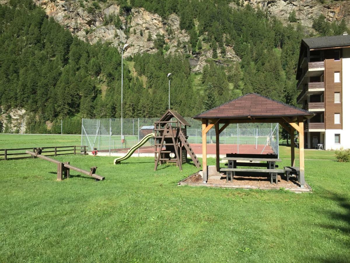 Monte Rosa D 412 Aparthotel Täsch Exterior photo