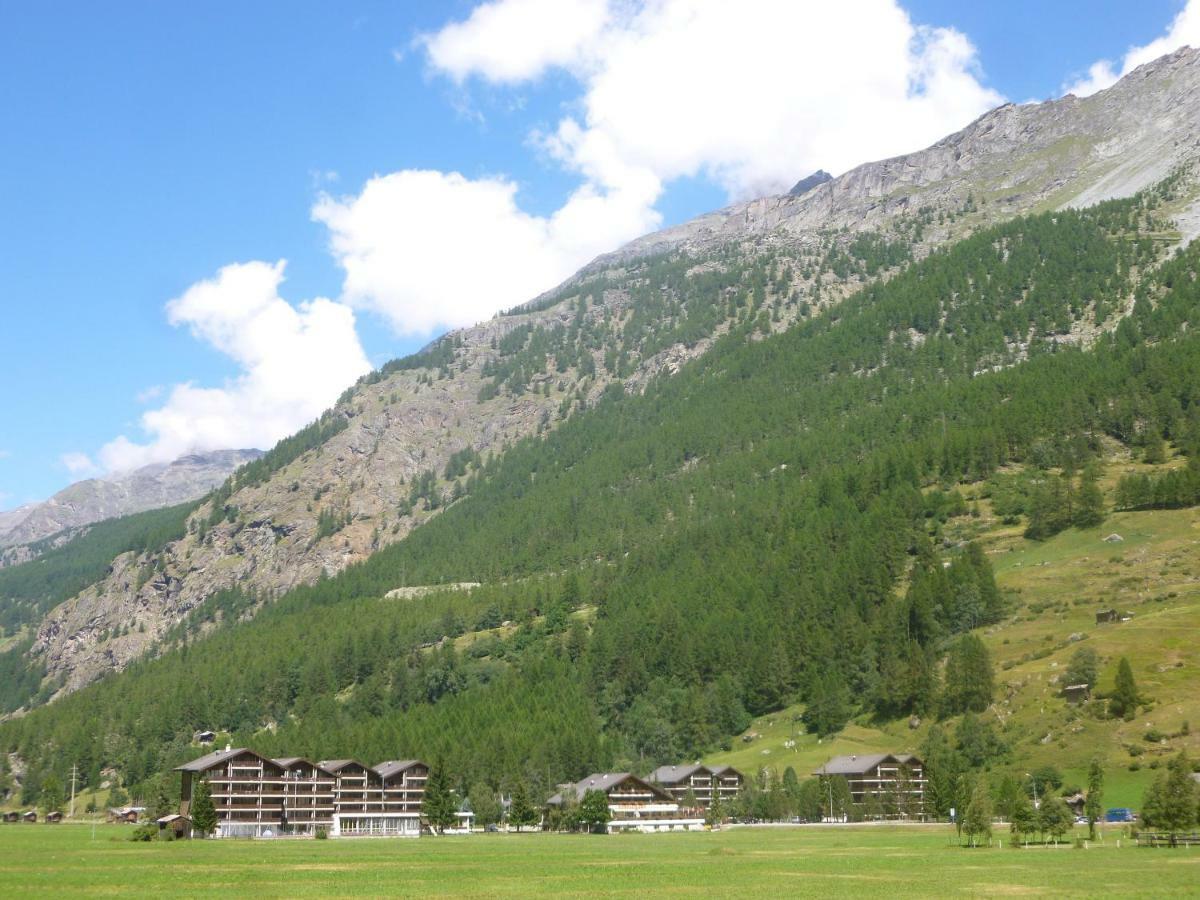 Monte Rosa D 412 Aparthotel Täsch Exterior photo