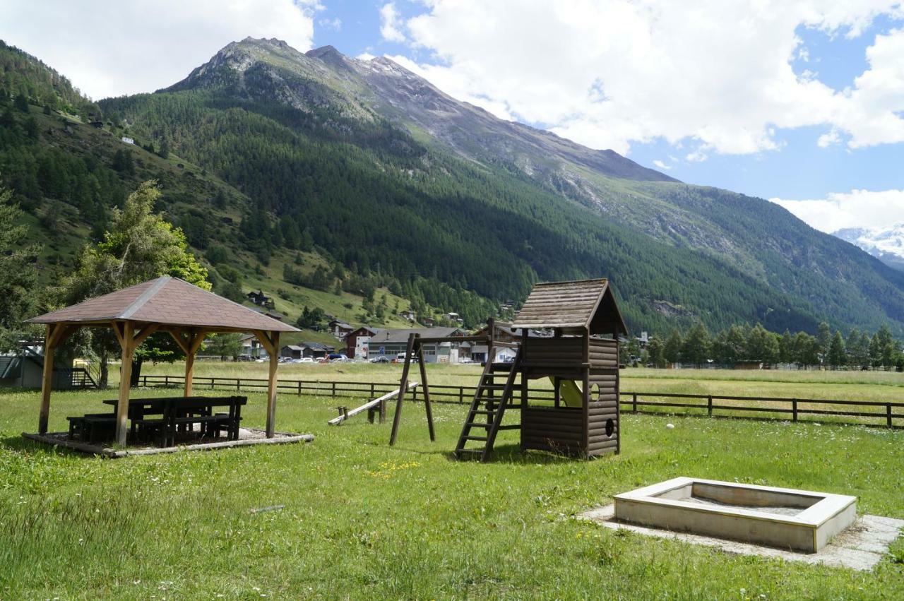 Monte Rosa D 412 Aparthotel Täsch Exterior photo